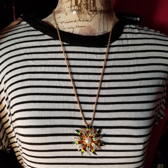 Betsey Johnson Colorful Flower - Picture 7 of 7